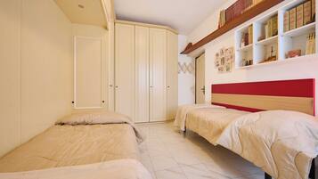 2 bedrooms, free WiFi, bed sheets