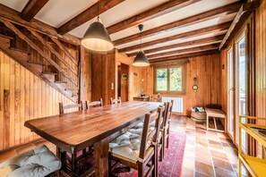 Dining - Chalet 'Chez Juju' with Mountain View, Private Terrace and Wi-Fi (Abondance)