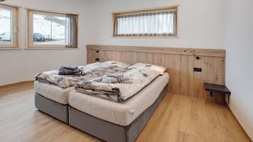 1 quarto, Wi-Fi de cortesia, roupa de cama