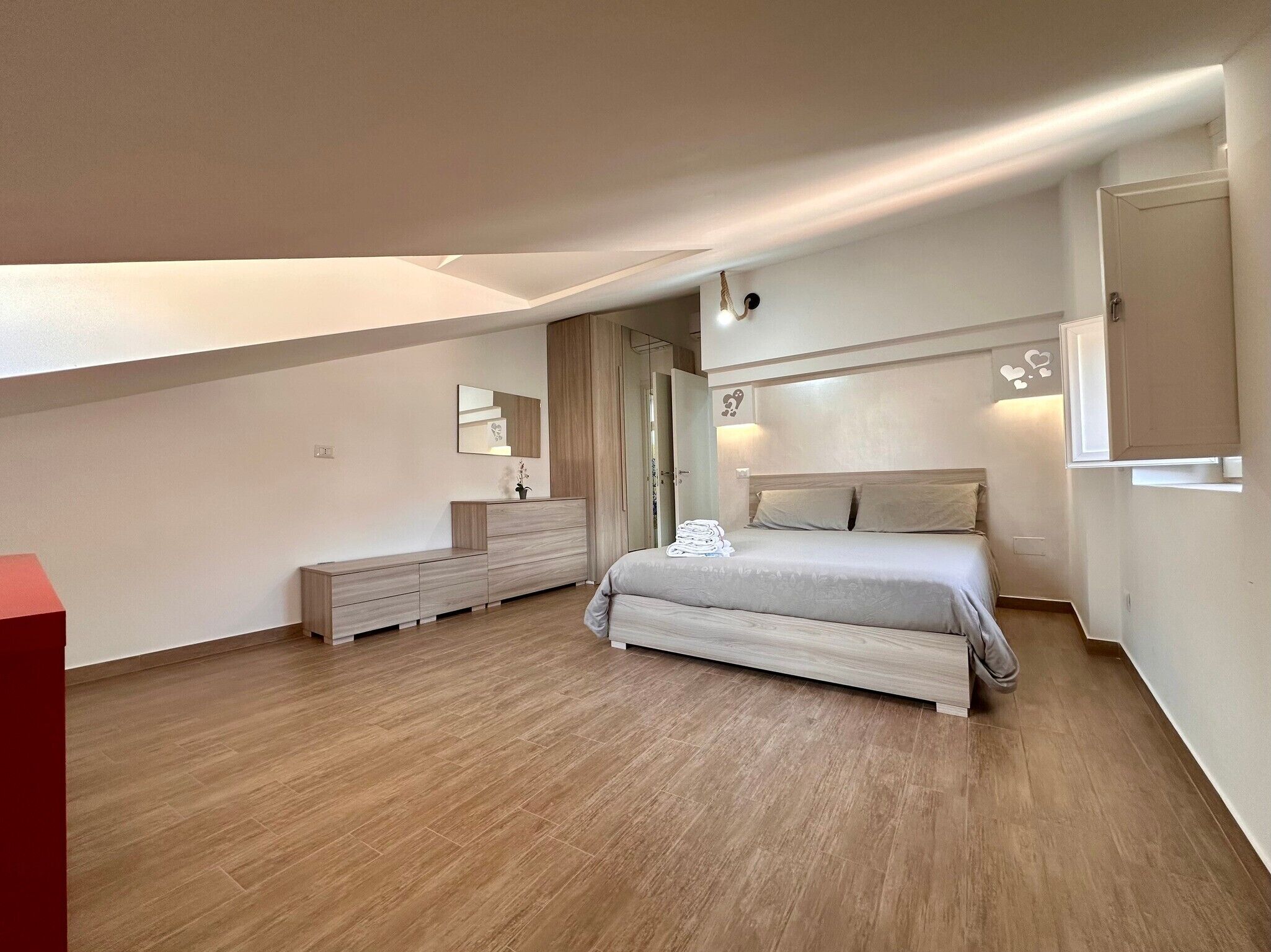 2 makuuhuonetta, ilmainen Wi-Fi, vuodevaatteet