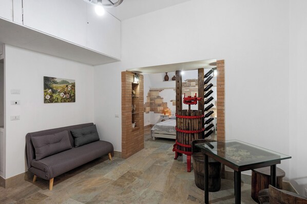 Interior - Apartment 'La Cantina Di Alba E Tramonto' with Wi-Fi and Air Conditioning (Pimonte)