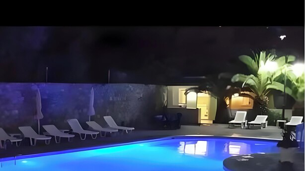 حمام سباحة