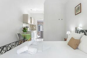 1 bedroom, free WiFi, bed sheets