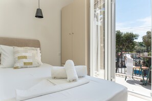 1 bedroom, free WiFi, bed sheets - Apartment 'No 13' with Shared Pool, Wi-Fi and Air Conditioning (Kalymnos)