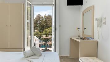 1 bedroom, free WiFi, bed sheets