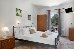1 bedroom, free WiFi, bed sheets