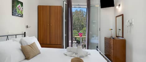 1 bedroom, free WiFi, bed sheets