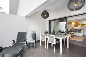 Dining - Infinity Casilla Holiday Apartment with Mountain View, Pool, and Wi-Fi (La Oliva)