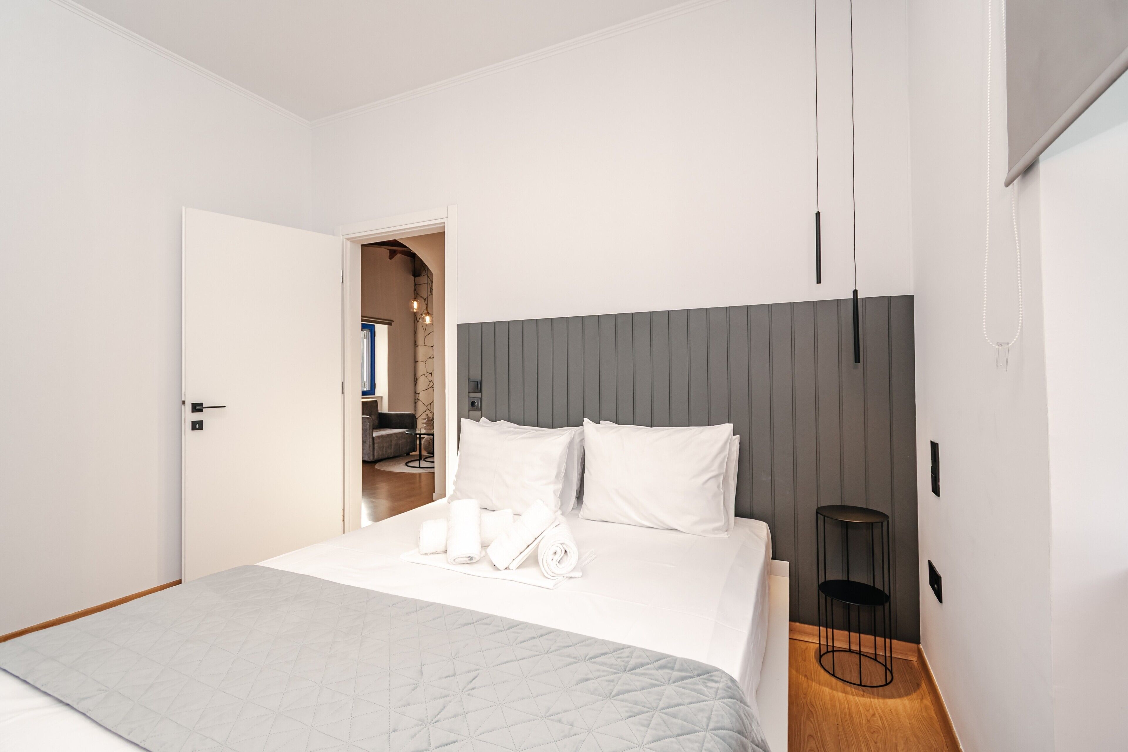 5 habitaciones, tabla de planchar con plancha y wifi gratis 