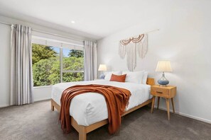 3 室のベッドルーム、アイロン / アイロン台、WiFi、ベッドシーツ