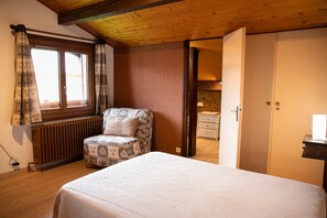 1 chambre, fer et planche à repasser, Wi-Fi gratuit