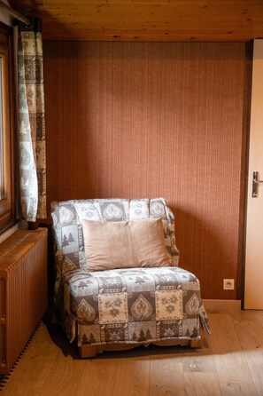 Interior - Apartment 'D3 - Chalet Tournier' with Mountain View, Shared Garden and Wi-Fi (Les Gets)