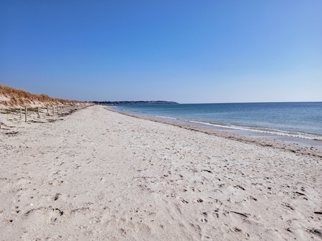 Plage à proximité. L'Optimist : port, proche plage et Thalasso, parking
