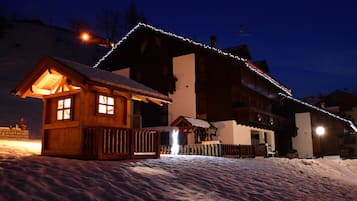 Esterni