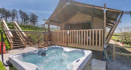 Sea View 2 Bed Hot Tub Safari Tent - Foxglove