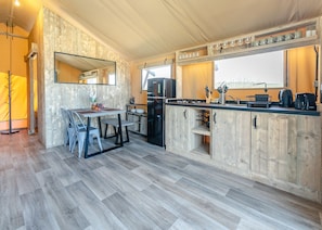 Fridge, oven, stovetop, toaster