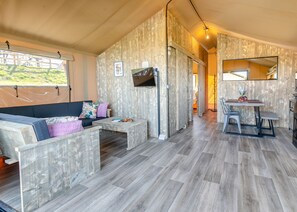 Unclassified image, 3 of 16, button