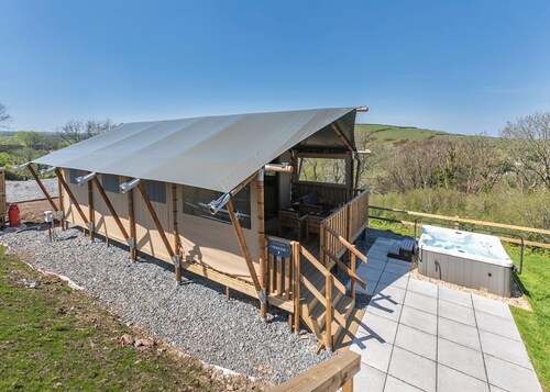 Sea View 2 Bed Hot Tub Safari Tent - Foxglove