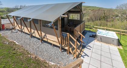 Sea View 2 Bed Hot Tub Safari Tent - Foxglove