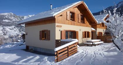 Chalet 'Deux Grands Chalets Communicants' with Mountain View, Shared Pool and Wi-Fi
