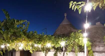 Trullo 'Negli Ulivi' mit privater Terrasse, Wi-Fi und Klimaanlage
