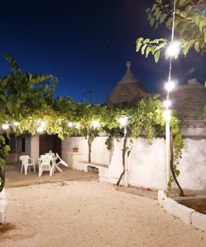 Trullo 'Negli Ulivi' mit privater Terrasse, Wi-Fi und Klimaanlage