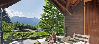 Casa de vacaciones 'Careggine' con vistas a la montaña, terraza privada y Wi-Fi