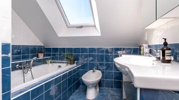 Douche, serviettes fournies