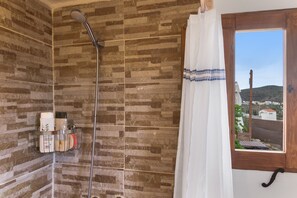 Shower, towels