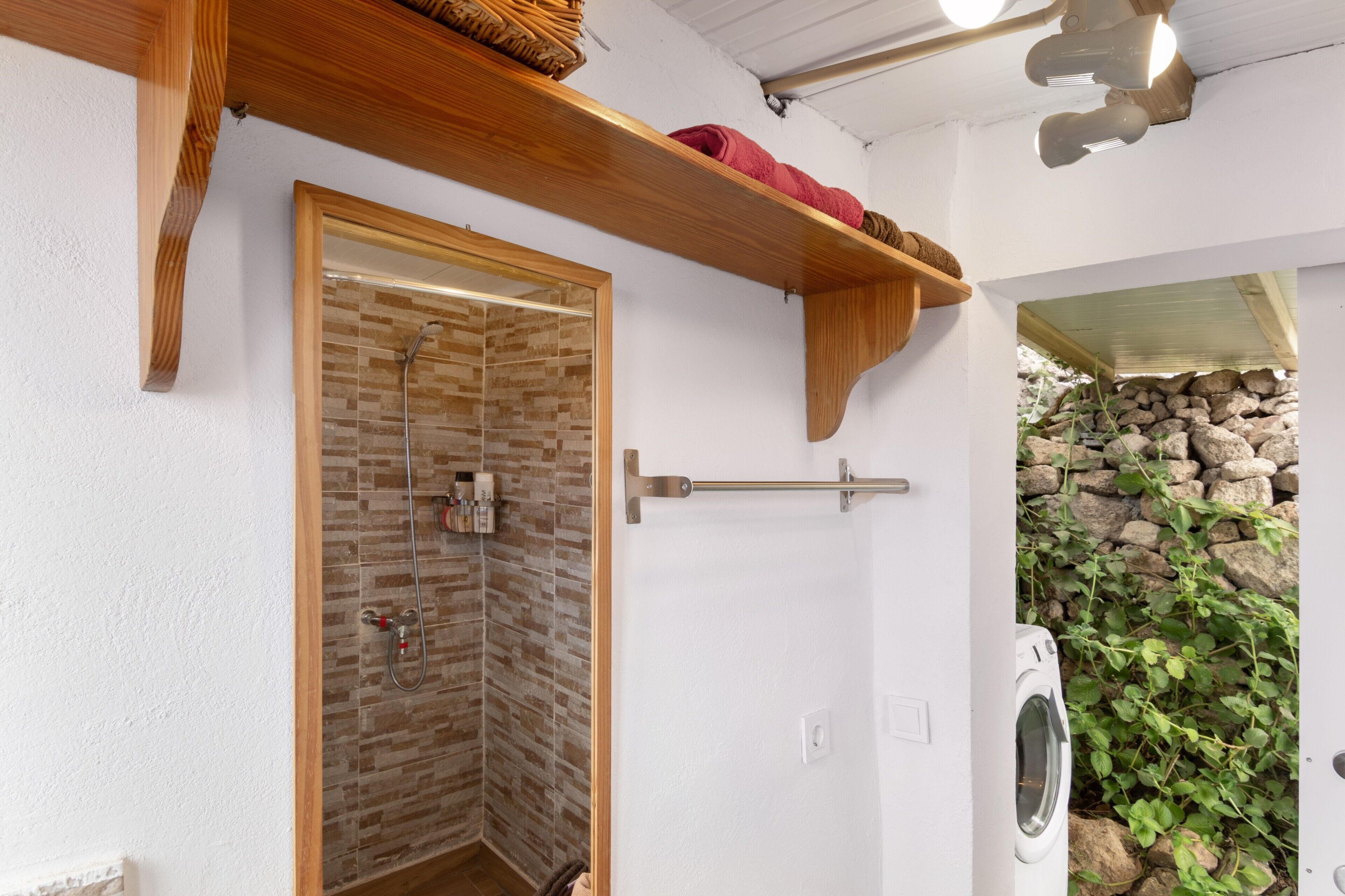 Shower, towels
