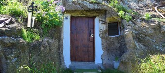 Cottage with Cave, garden, trekking trails and city nearby