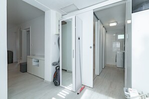 Interior - Holiday Home 'Le Cottage' with Mountain View, Shared Terrace and Wi-Fi (La Chapelle-en-Vercors)