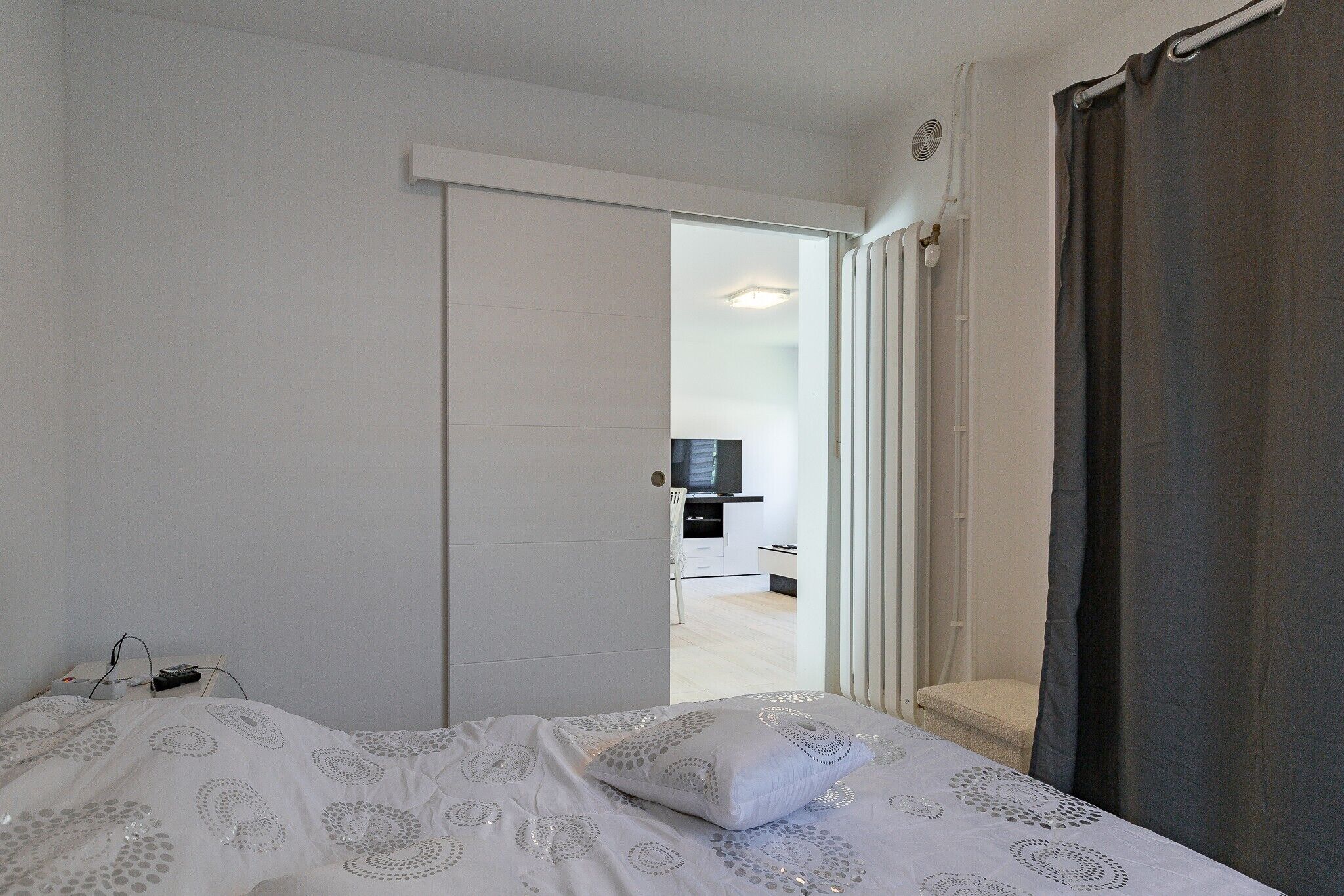 2 slaapkamers, een strijkplank/strijkijzer, gratis wifi, beddengoed