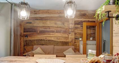 Appartement 'Typical In Valtellina' avec vue sur les montagnes, terrasse privée et Wi-Fi