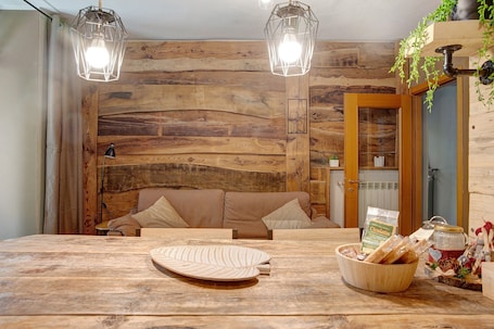 TV. Apartment 'Typical In Valtellina' with Mountain View, Private Terrace and Wi-Fi