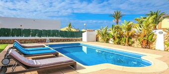 Villa 'Arianna' with Private Pool, Wi-Fi and Air Conditioning