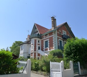 Exterior - Charming Apartment in the Historic Ville d’Hiver (Arcachon)