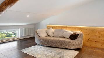 Télévision, cheminée