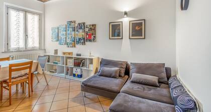 GuestHost - Cozy 100 sqm apartment, ideal for 4 people, located on the first floor of a building with a lift.The property is located in a residential and well-served area, a few steps from the center and in front of the Enzo Ferrari park, perfect for wal