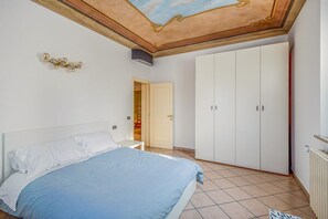 2 chambres, fer et planche à repasser, Wi-Fi, literie fournie