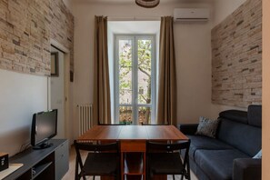 Living area - Charming 60 sqm apartment, ideal for 4 people, located on the mezzanine floor of a renovated building (NO elevator - some steps to climb).The property is located a stone's throw from Roma Termini station, in the heart of the San Lorenzo neighborhood, one (Rome)