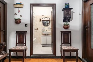 Douche, sèche-cheveux, bidet