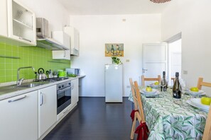 Fridge, microwave, oven, stovetop