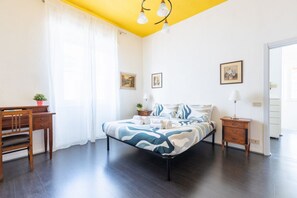 2 chambres, fer et planche à repasser, Wi-Fi, draps fournis
