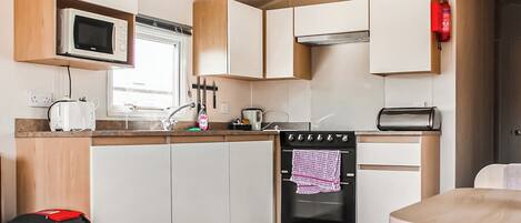 Fridge, oven, stovetop, toaster
