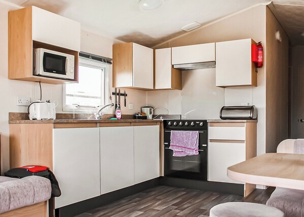 Kühlschrank, Ofen, Herdplatte, Toaster