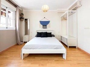 1 bedroom, iron/ironing board, travel crib, free WiFi