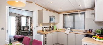 2 bedroom accommodation in Nr Kintore