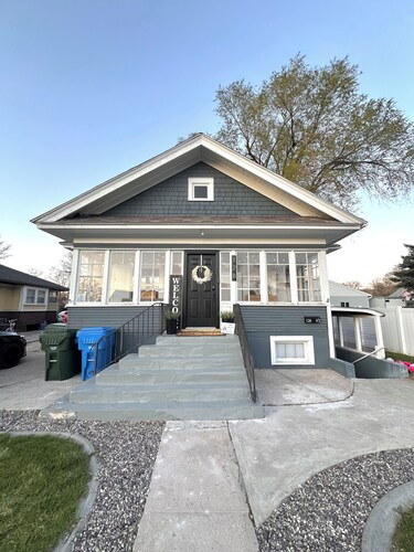 Our Little Villa! Near Freeway, ISU, & Hospital!