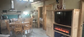Trout Haus 2-bedroom cottage near the Rush River